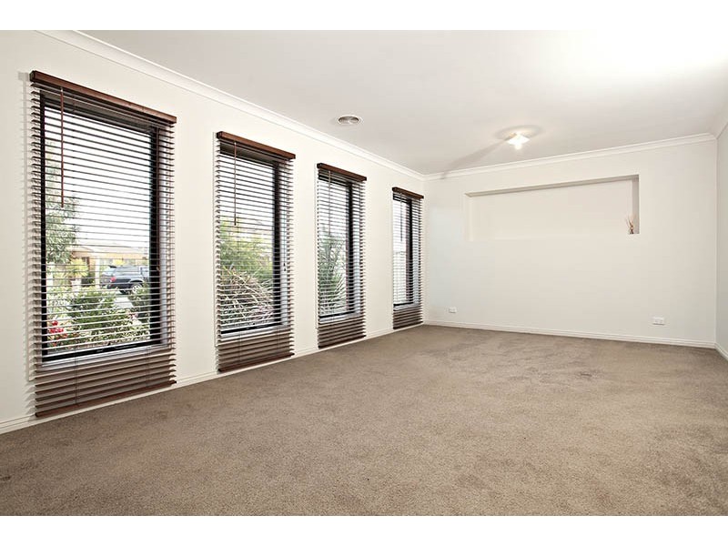 24 Highwood Drive, Hillside VIC 3037