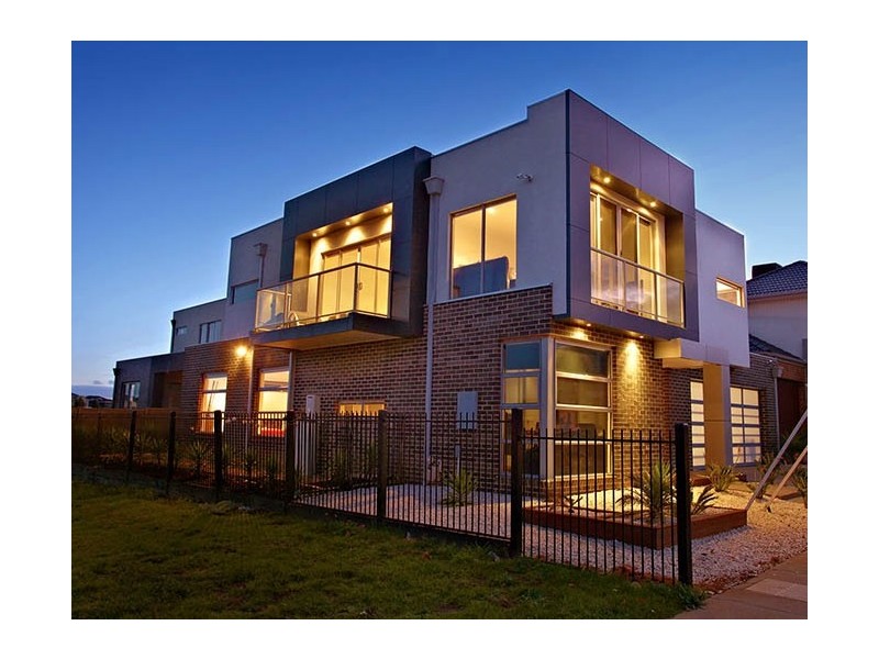 38 The Esplanade, Caroline Springs VIC 3023