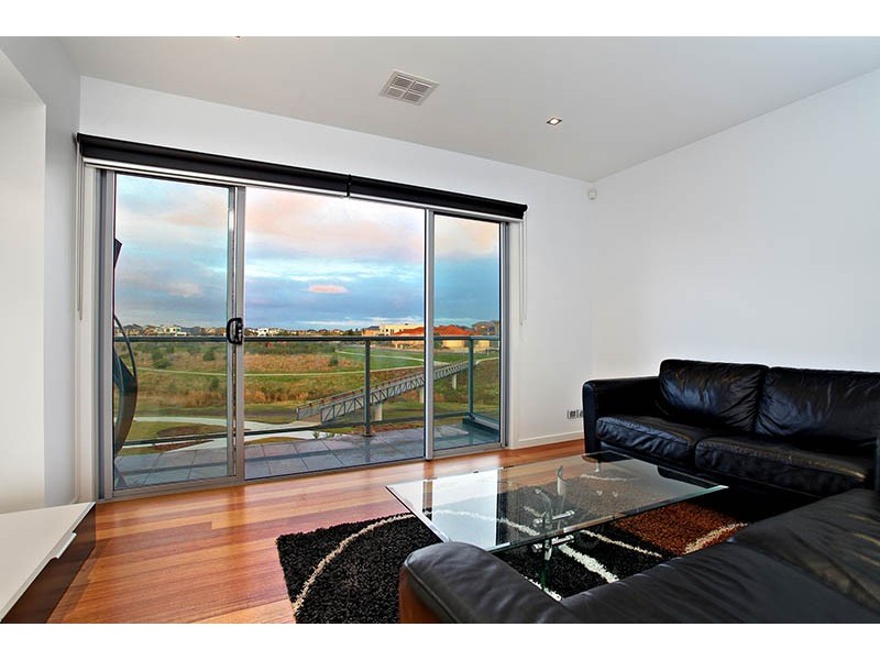 38 The Esplanade, Caroline Springs VIC 3023