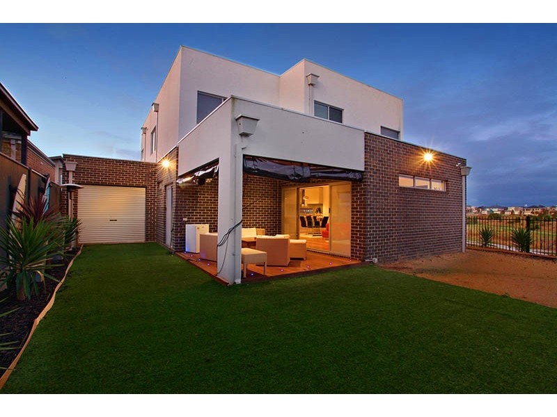 38 The Esplanade, Caroline Springs VIC 3023