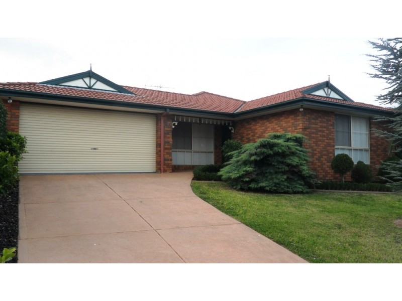 31 Queens Parade, Hillside VIC 3037