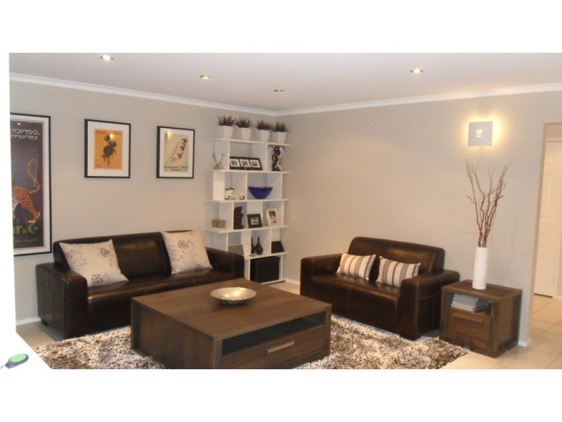 31 Queens Parade, Hillside VIC 3037