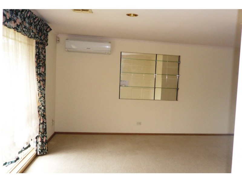 19 Dundee Way, Sydenham VIC 3037