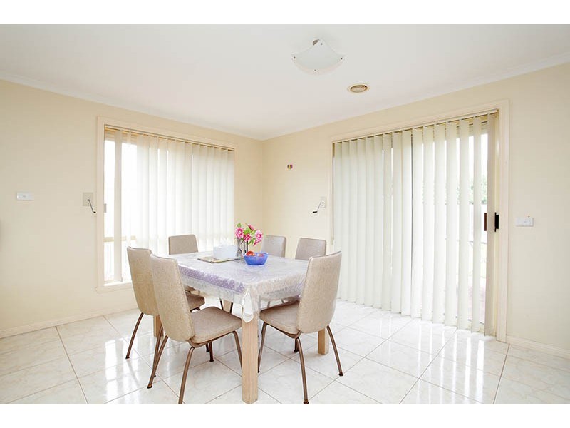 1 Lorraine Lee Way, Sydenham VIC 3037