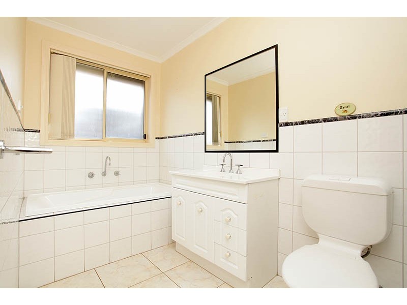 1 Lorraine Lee Way, Sydenham VIC 3037