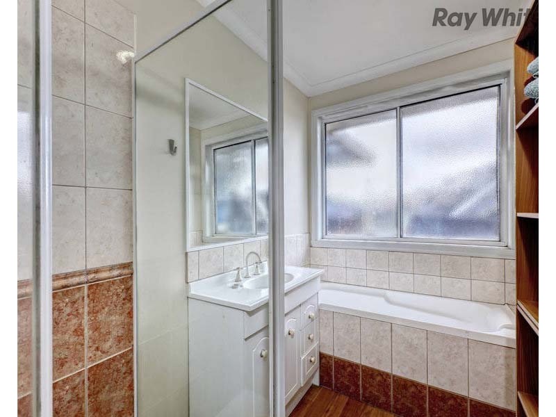 11 Charles Court, Sydenham VIC 3037