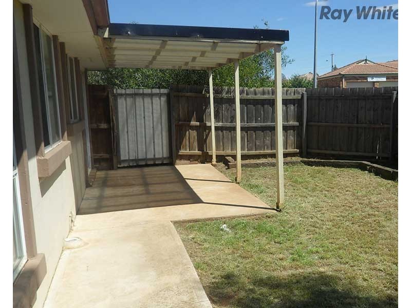 11 Charles Court, Sydenham VIC 3037