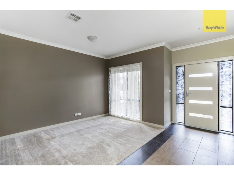 56 College Street, Caroline Springs VIC 3023