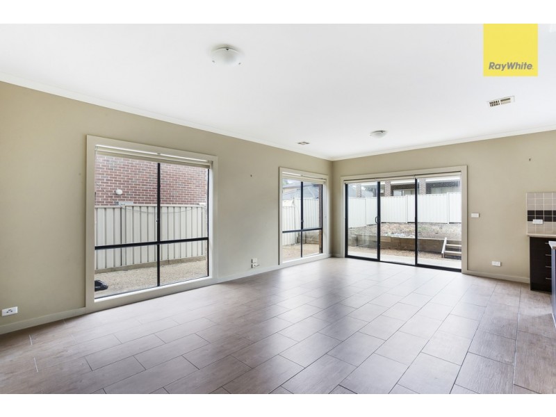 56 College Street, Caroline Springs VIC 3023