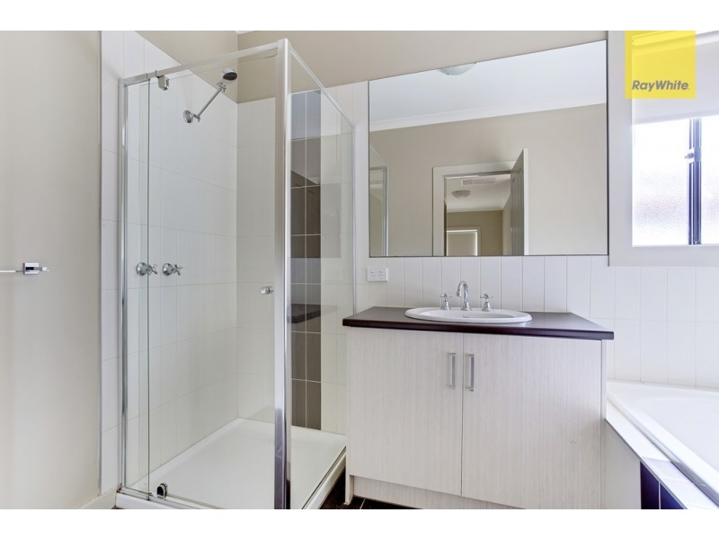 56 College Street, Caroline Springs VIC 3023