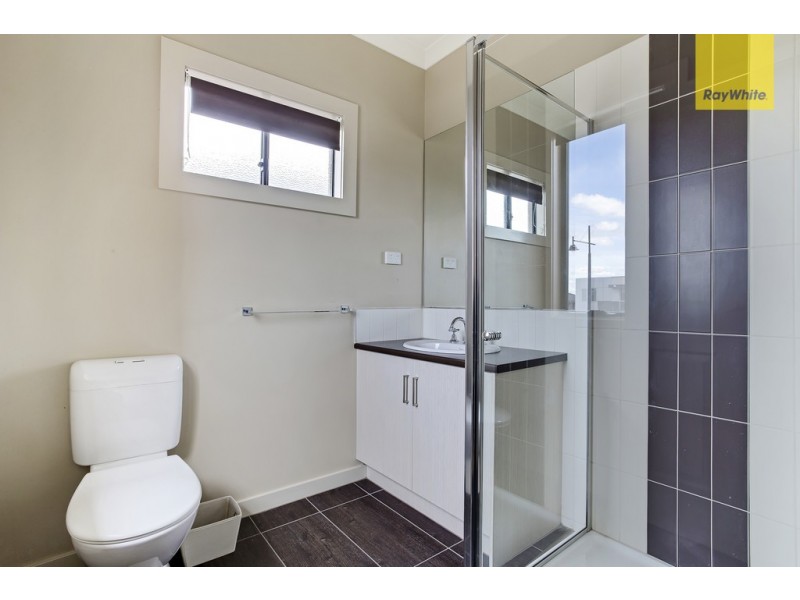 56 College Street, Caroline Springs VIC 3023