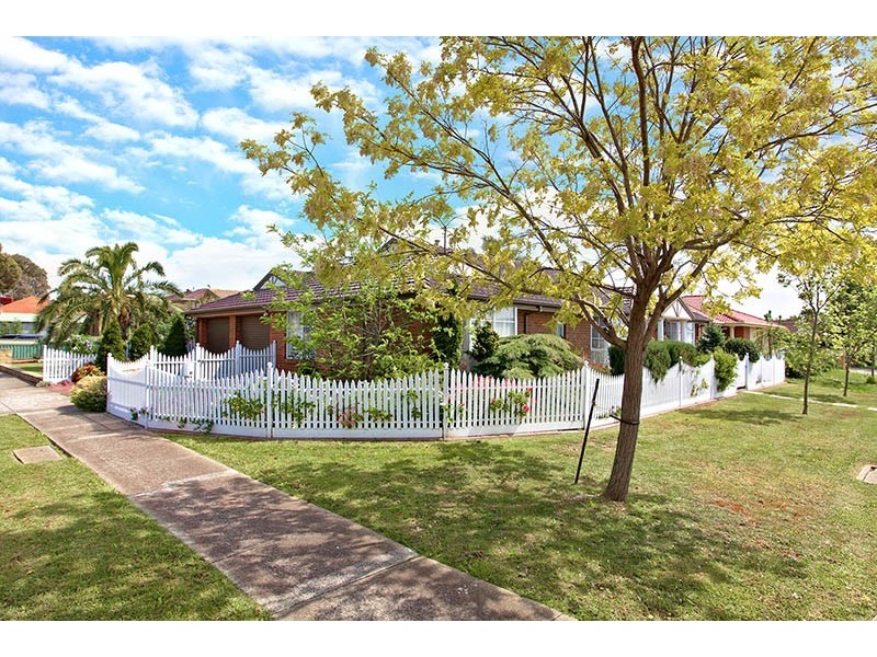 6 Messina Crescent, Taylors Lakes VIC 3038