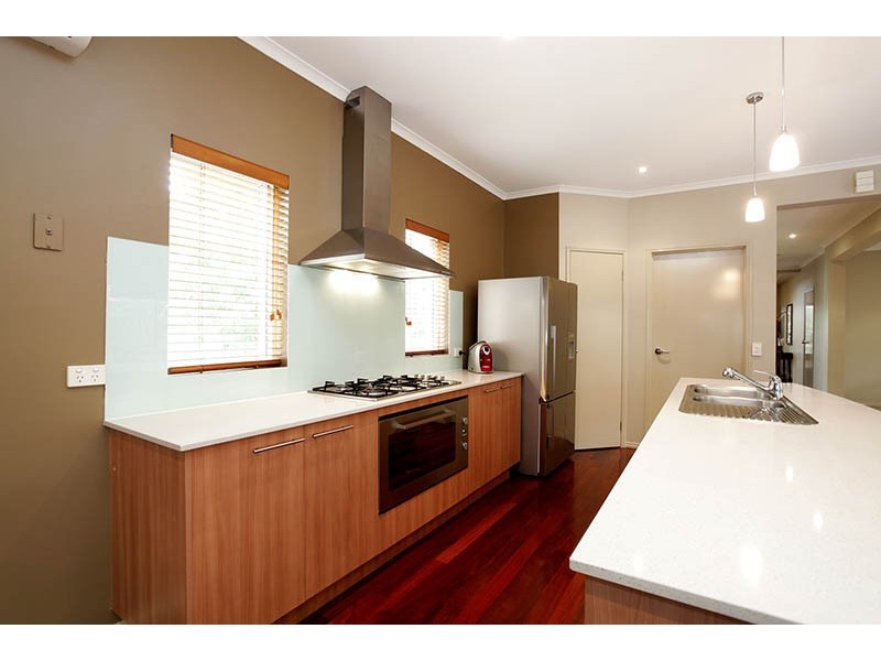 17 Wisteria Close, Taylors Hill VIC 3037