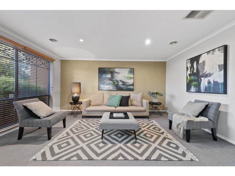 9 Brewster Way, Taylors Hill VIC 3037