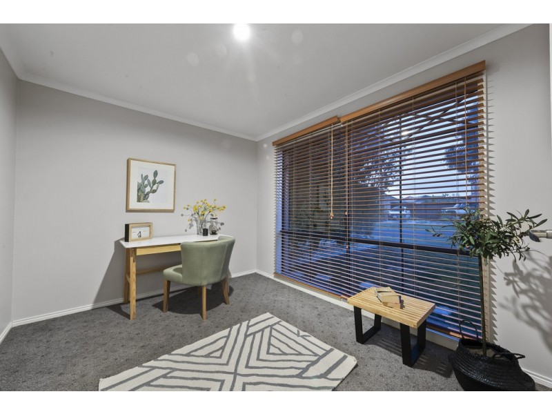 9 Brewster Way, Taylors Hill VIC 3037