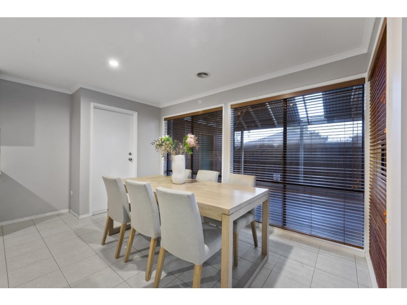 9 Brewster Way, Taylors Hill VIC 3037