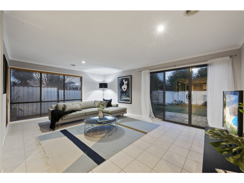 9 Brewster Way, Taylors Hill VIC 3037