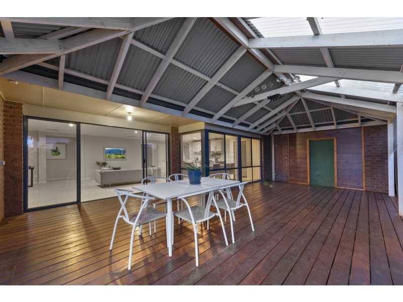 9 Brewster Way, Taylors Hill VIC 3037