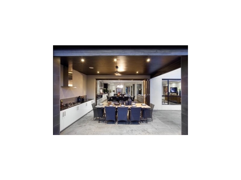 6 Subiaco Way, Taylors Hill VIC 3037