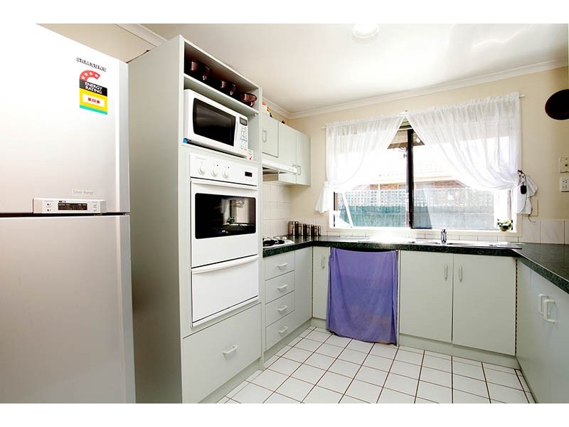 89 John Paul Drive, Hillside VIC 3037