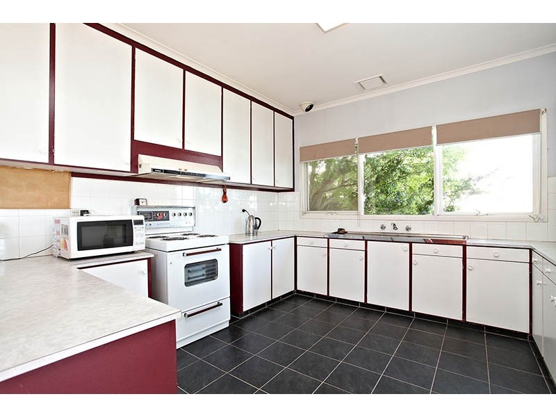 26 Streldon Avenue, Strathmore VIC 3041