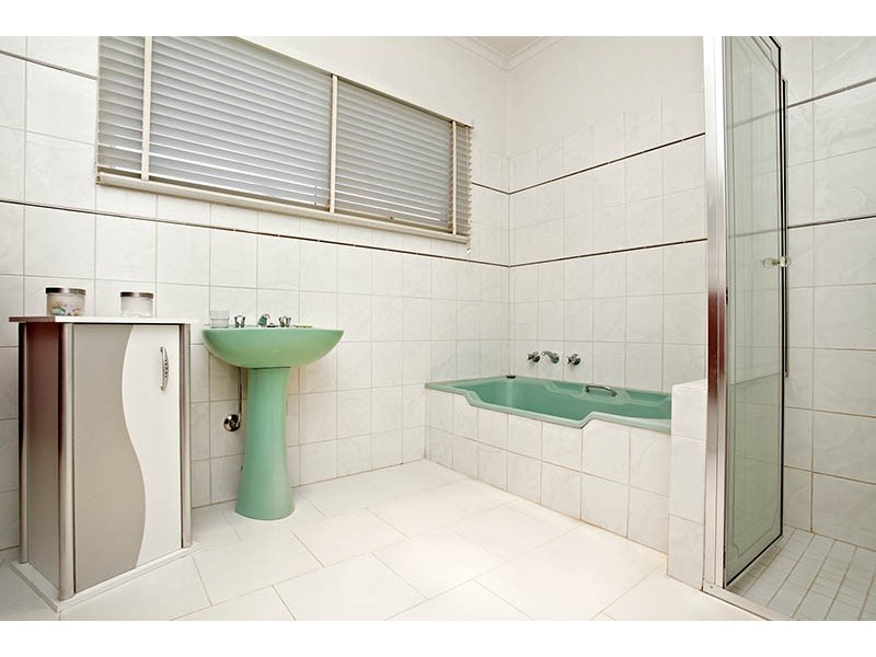 26 Streldon Avenue, Strathmore VIC 3041