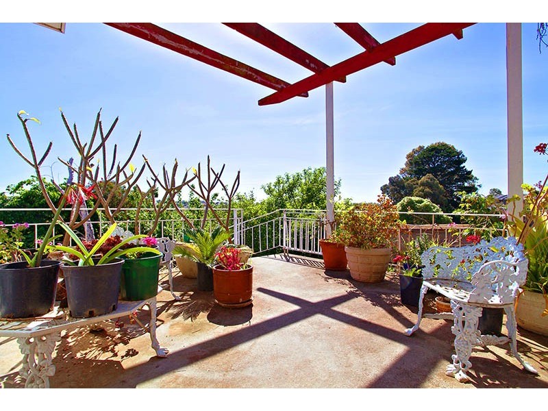 26 Streldon Avenue, Strathmore VIC 3041