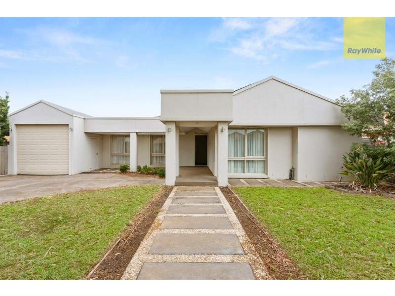 43 Fastnet Drive, Taylors Lakes VIC 3038