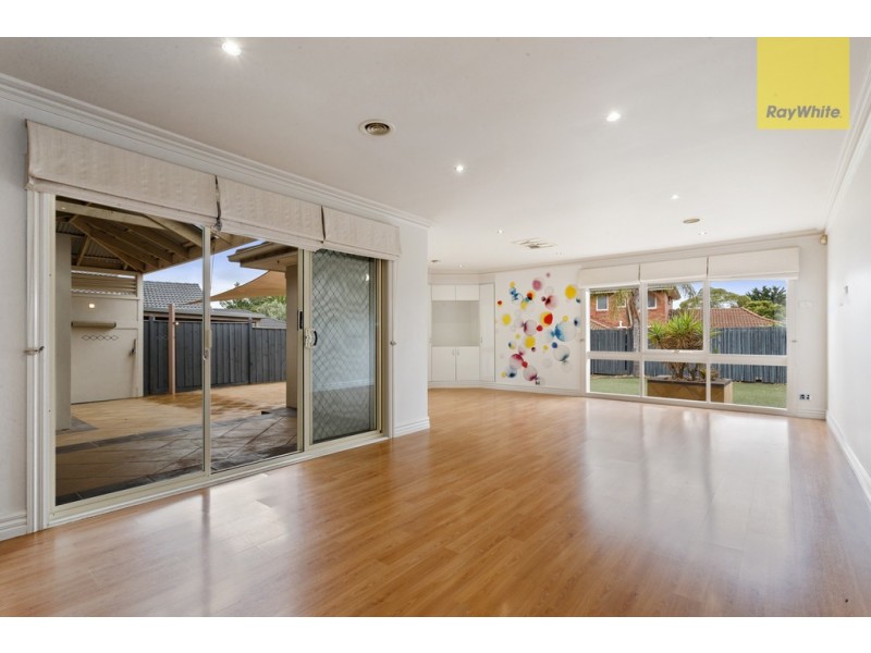 43 Fastnet Drive, Taylors Lakes VIC 3038