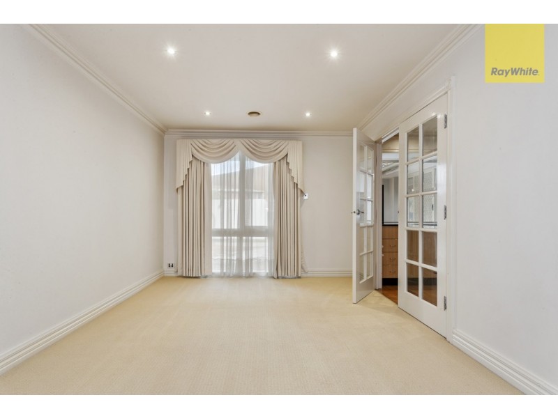 43 Fastnet Drive, Taylors Lakes VIC 3038