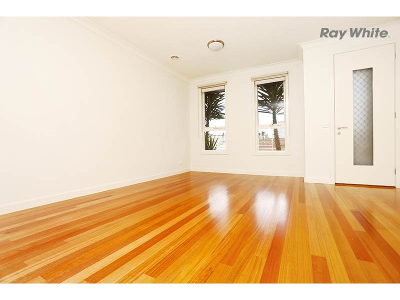 2/546 Melton Hwy, Sydenham VIC 3037