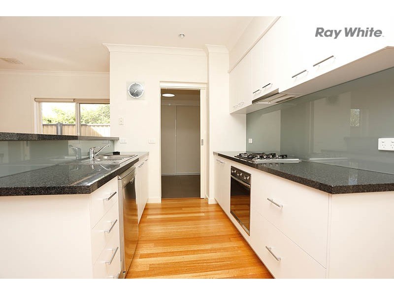 2/546 Melton Hwy, Sydenham VIC 3037