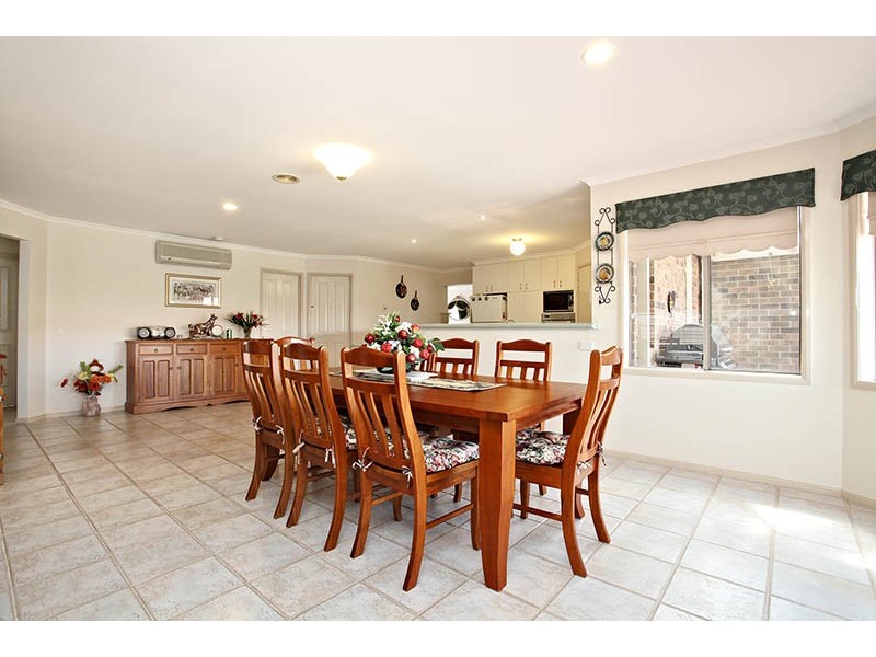 23 Wolviston Avenue, Hillside VIC 3037