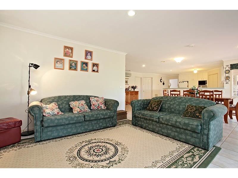 23 Wolviston Avenue, Hillside VIC 3037