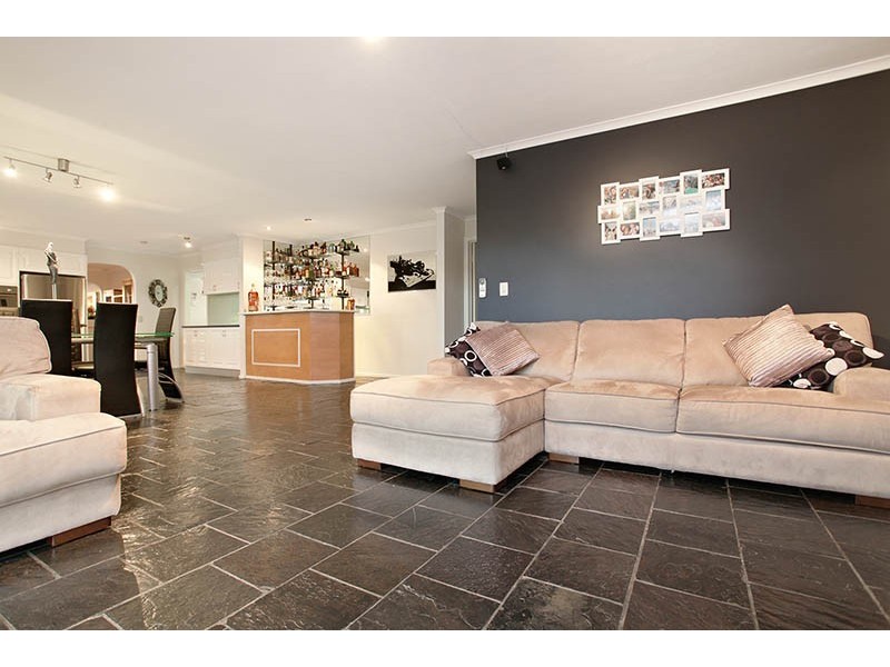 6 Ardena Court, Keilor Downs VIC 3038