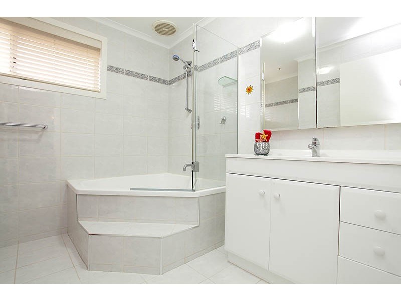 6 Ardena Court, Keilor Downs VIC 3038