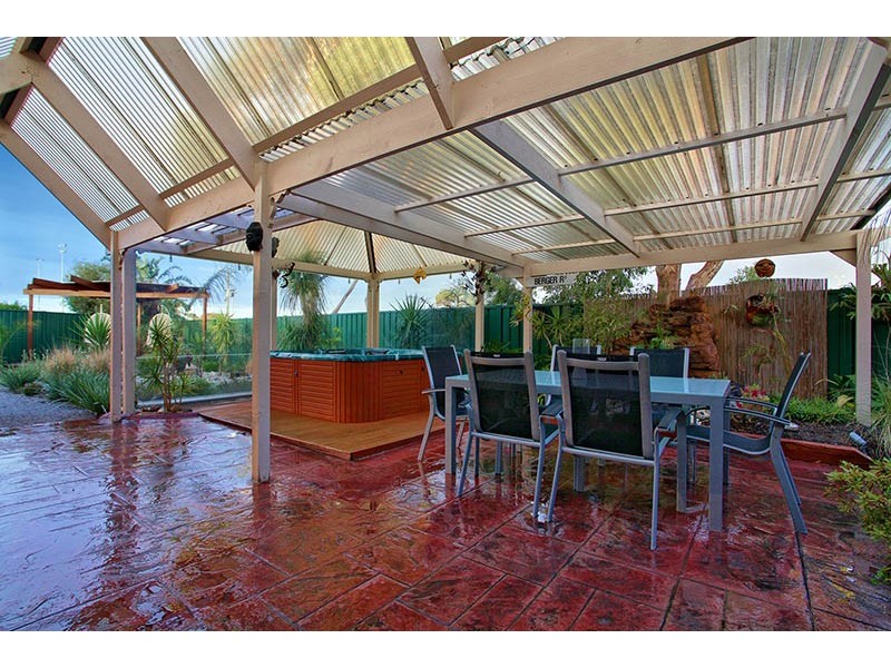 6 Ardena Court, Keilor Downs VIC 3038