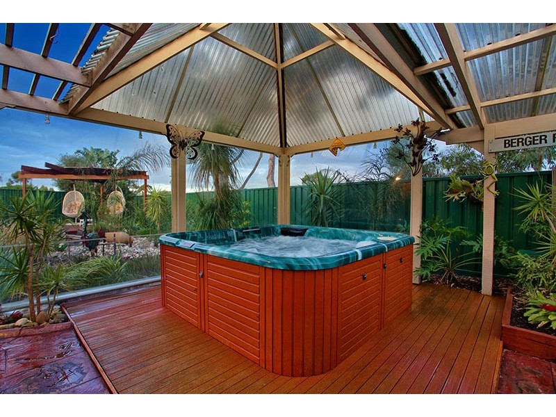 6 Ardena Court, Keilor Downs VIC 3038