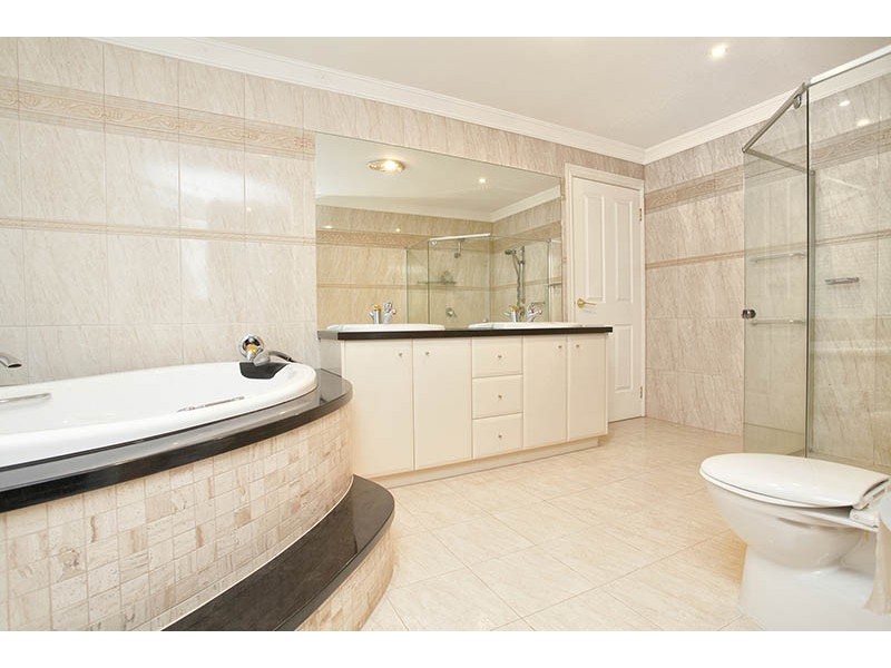 56 McCubbin Drive, Taylors Lakes VIC 3038