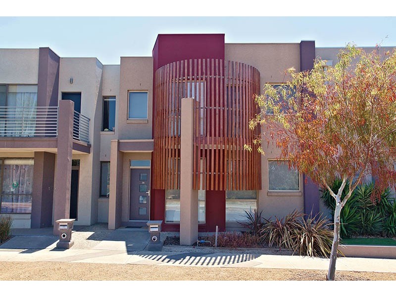 20 Jolimont Street, Caroline Springs VIC 3023