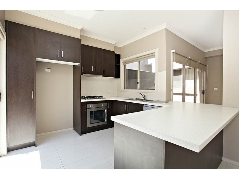20 Jolimont Street, Caroline Springs VIC 3023