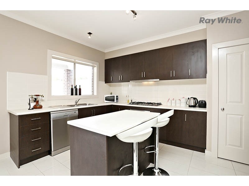 48 College Street, Caroline Springs VIC 3023