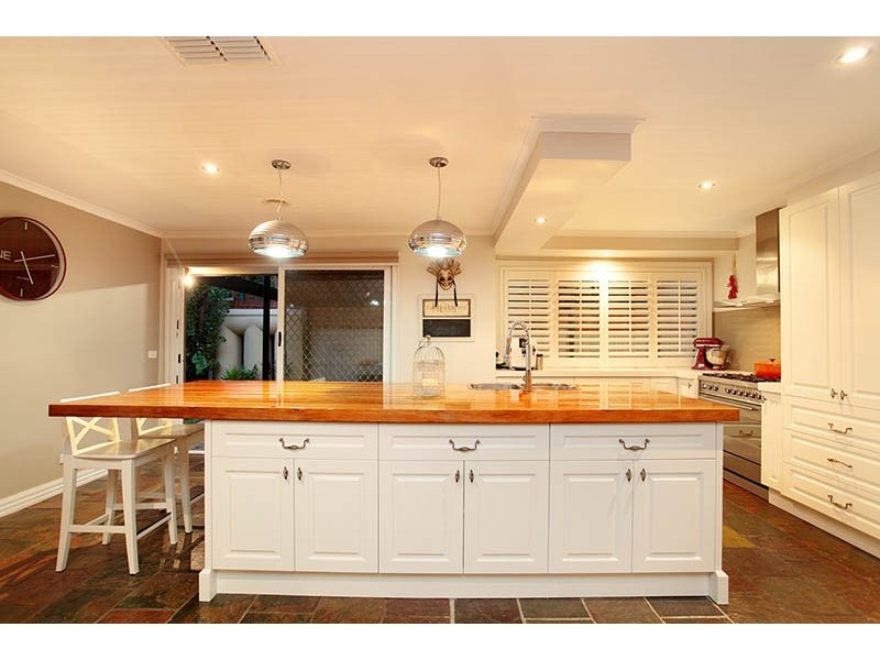 3 Kelland ave, Hillside VIC 3037