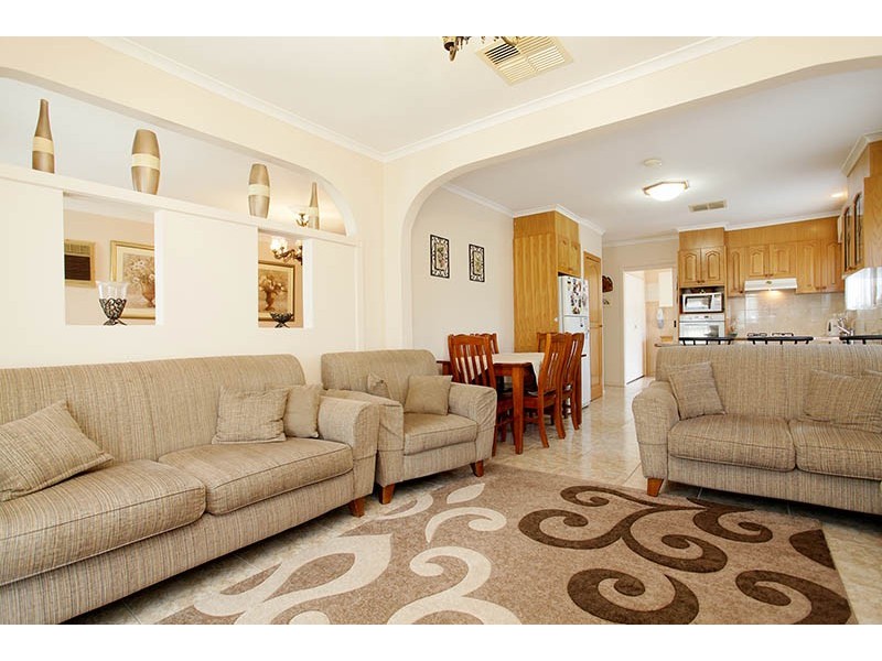 18 Hispano Drive, Keilor Downs VIC 3038