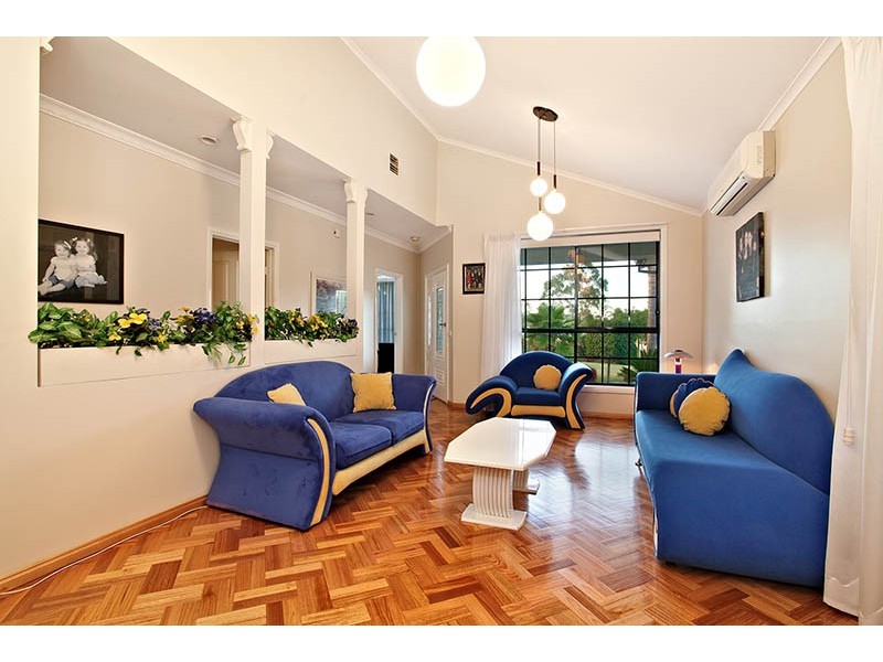 15 Mitchell Court, Taylors Lakes VIC 3038