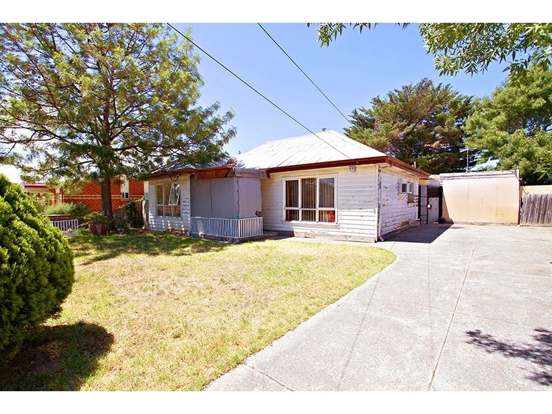 39 Bardsley Street, Sunshine West VIC 3020