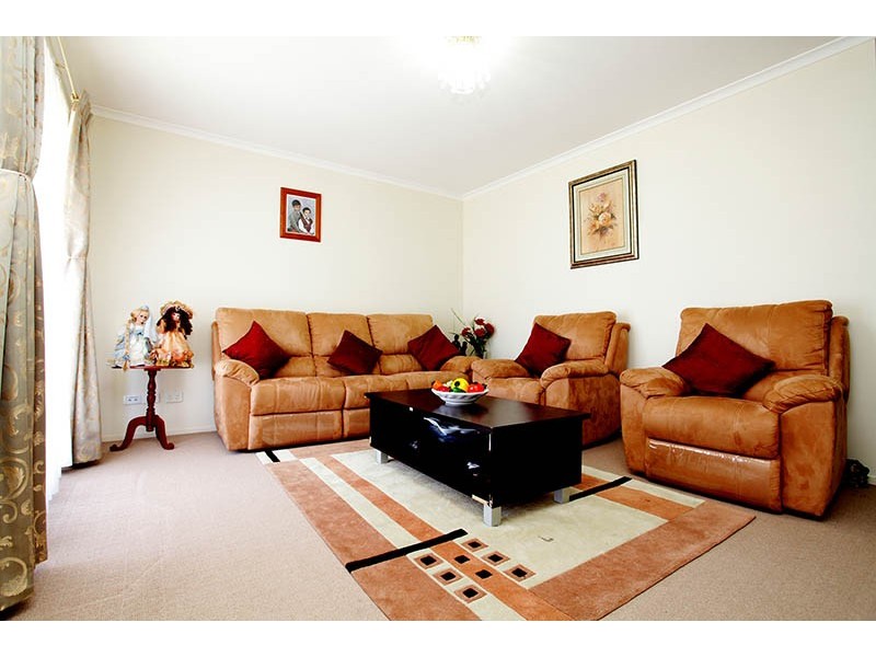 89 John Paul Drive, Hillside VIC 3037
