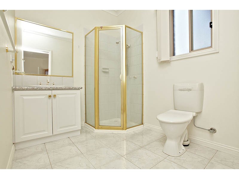 18 Wentworth Drive, Taylors Lakes VIC 3038