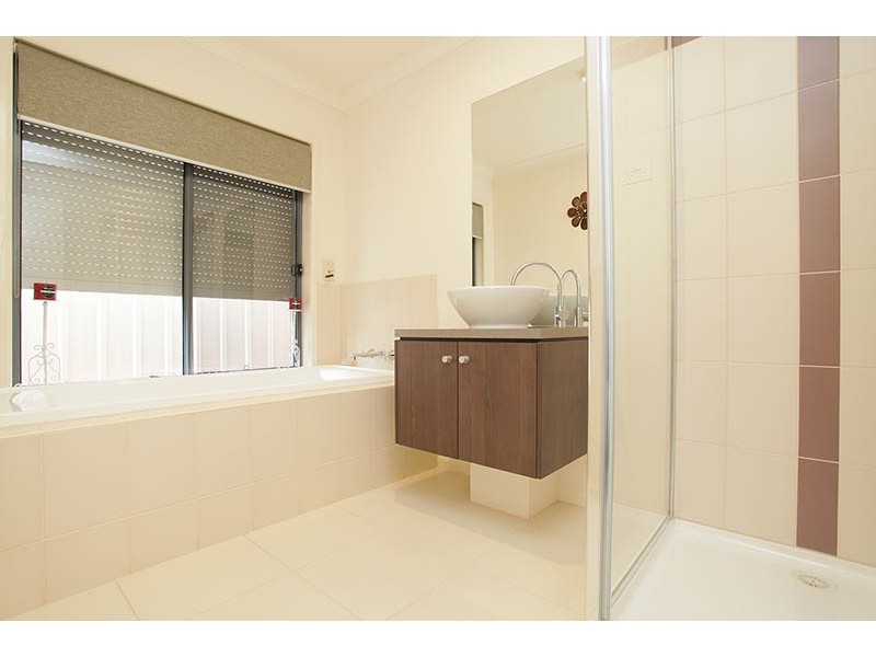 69 Leichardt Avenue, Burnside Heights VIC 3023