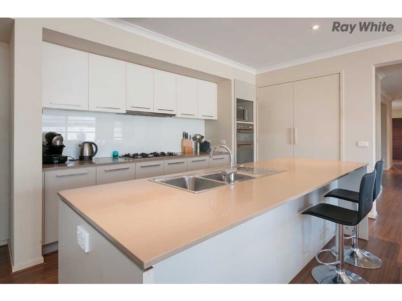 26 Chancery Way, Taylors Hill VIC 3037